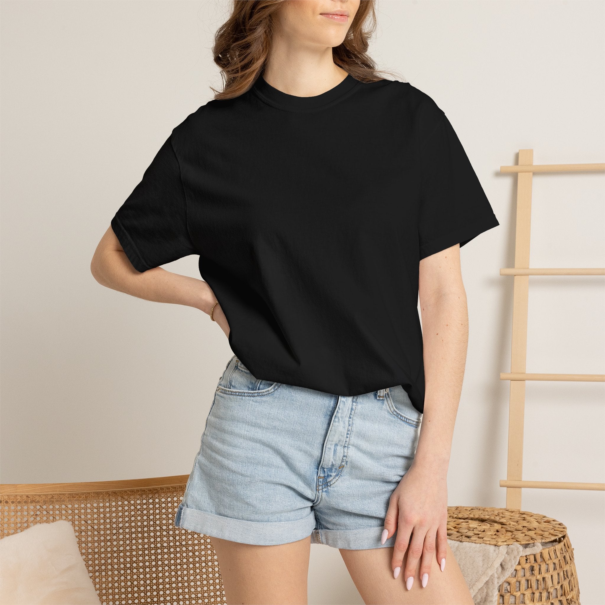 Unisex cotton T-shirt with "Kiss French, Eat Turkish, Dream American" slogan, featuring a casual fit and printed design.